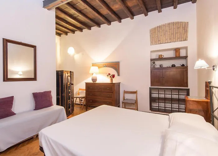 Piazza Navona Charming Apartment *
