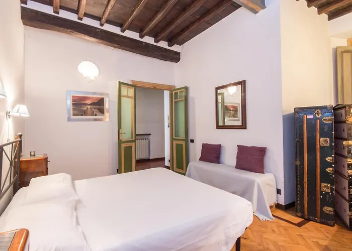 Piazza Navona Charming Apartment *